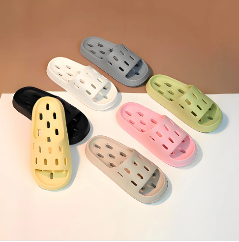 Mengapa Sandal Kamar Mandi Memiliki Desain Berongga? Ilmu di Balik Alas Kaki yang Cepat Kering