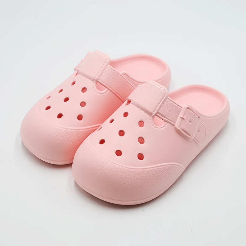 Sandal lubang